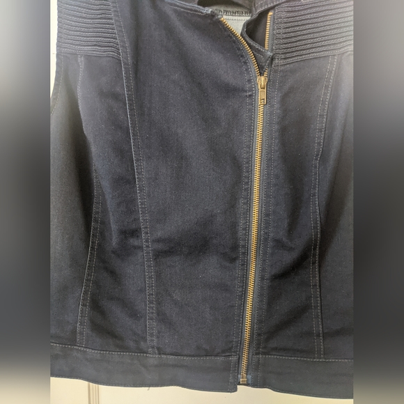 Hollywood & Vine Women's Denim Vest - Picture 2 of 5